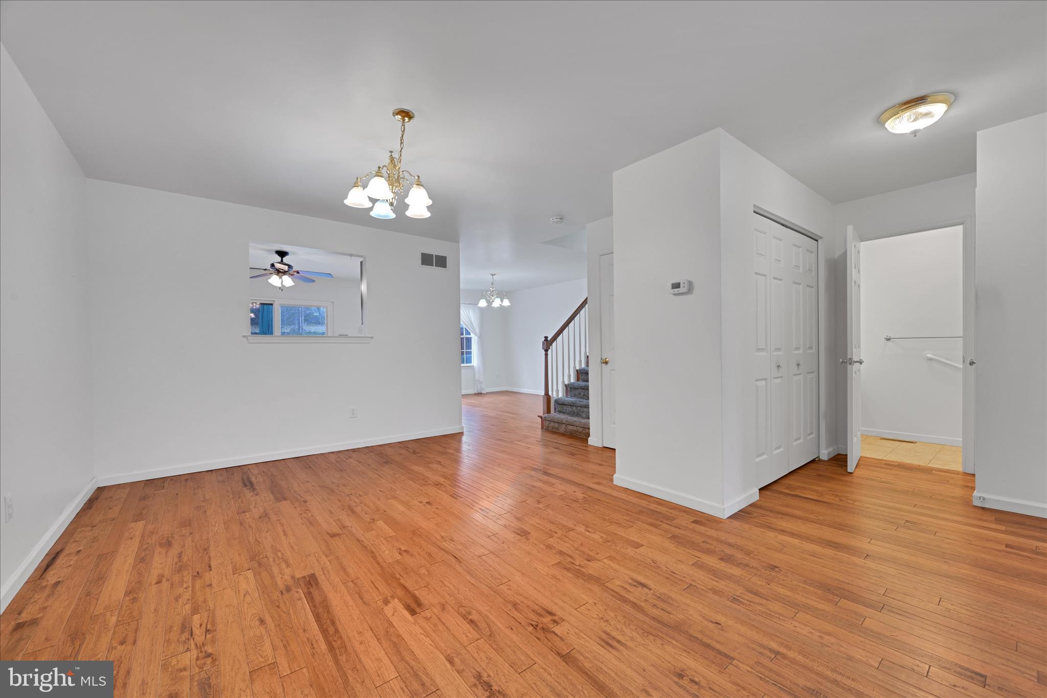 LANTERN GREEN - Residential