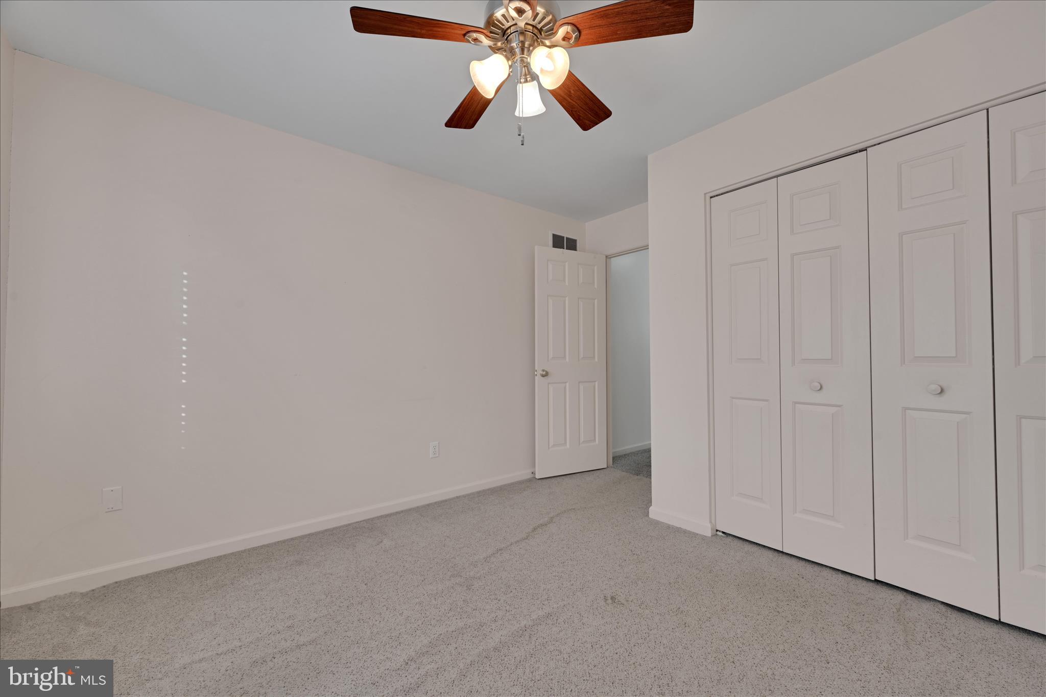 LANTERN GREEN - Residential