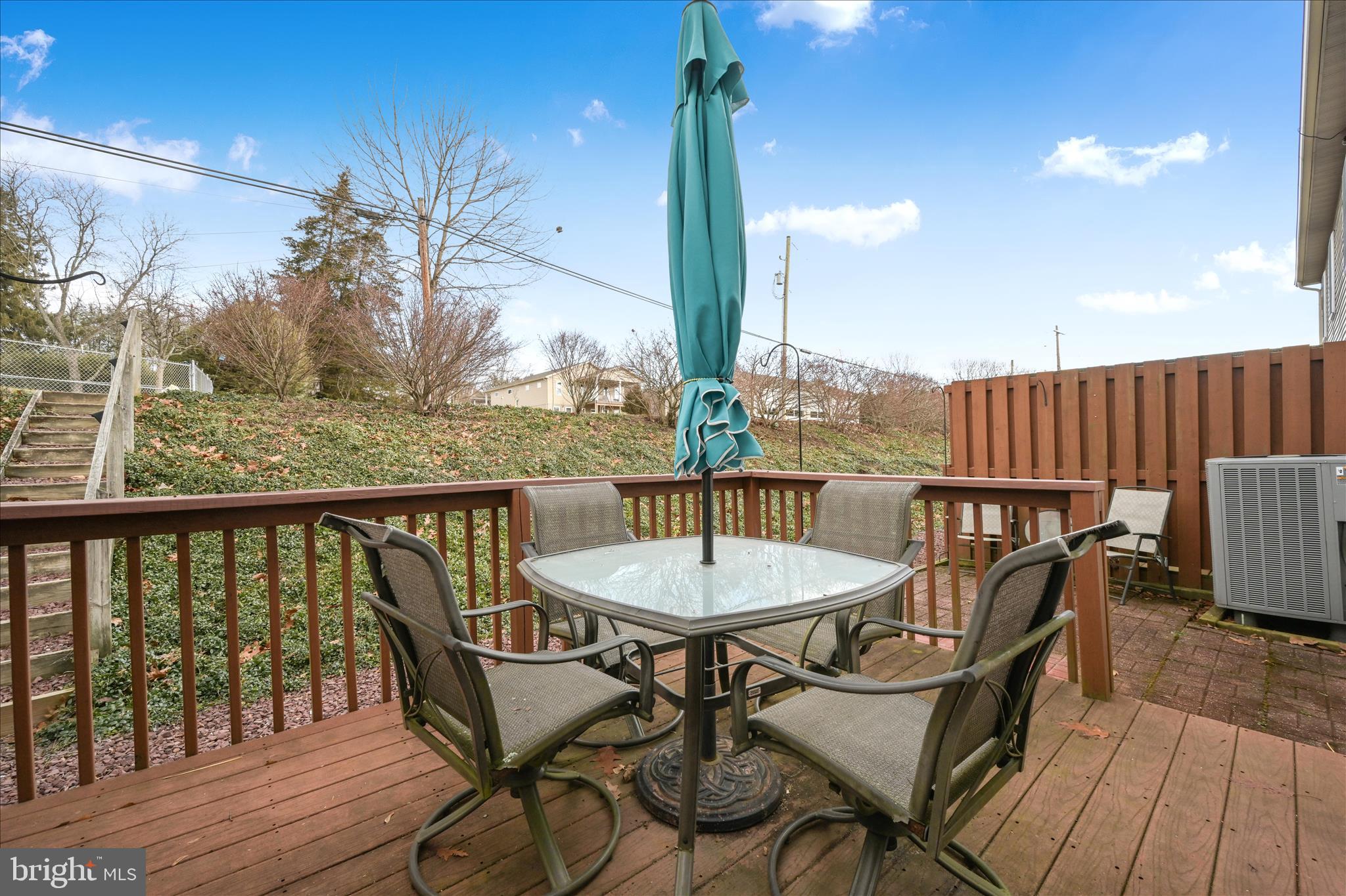 LANTERN GREEN - Residential