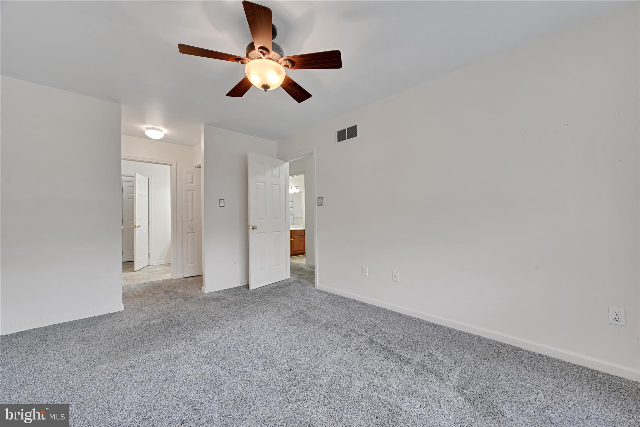 LANTERN GREEN - Residential