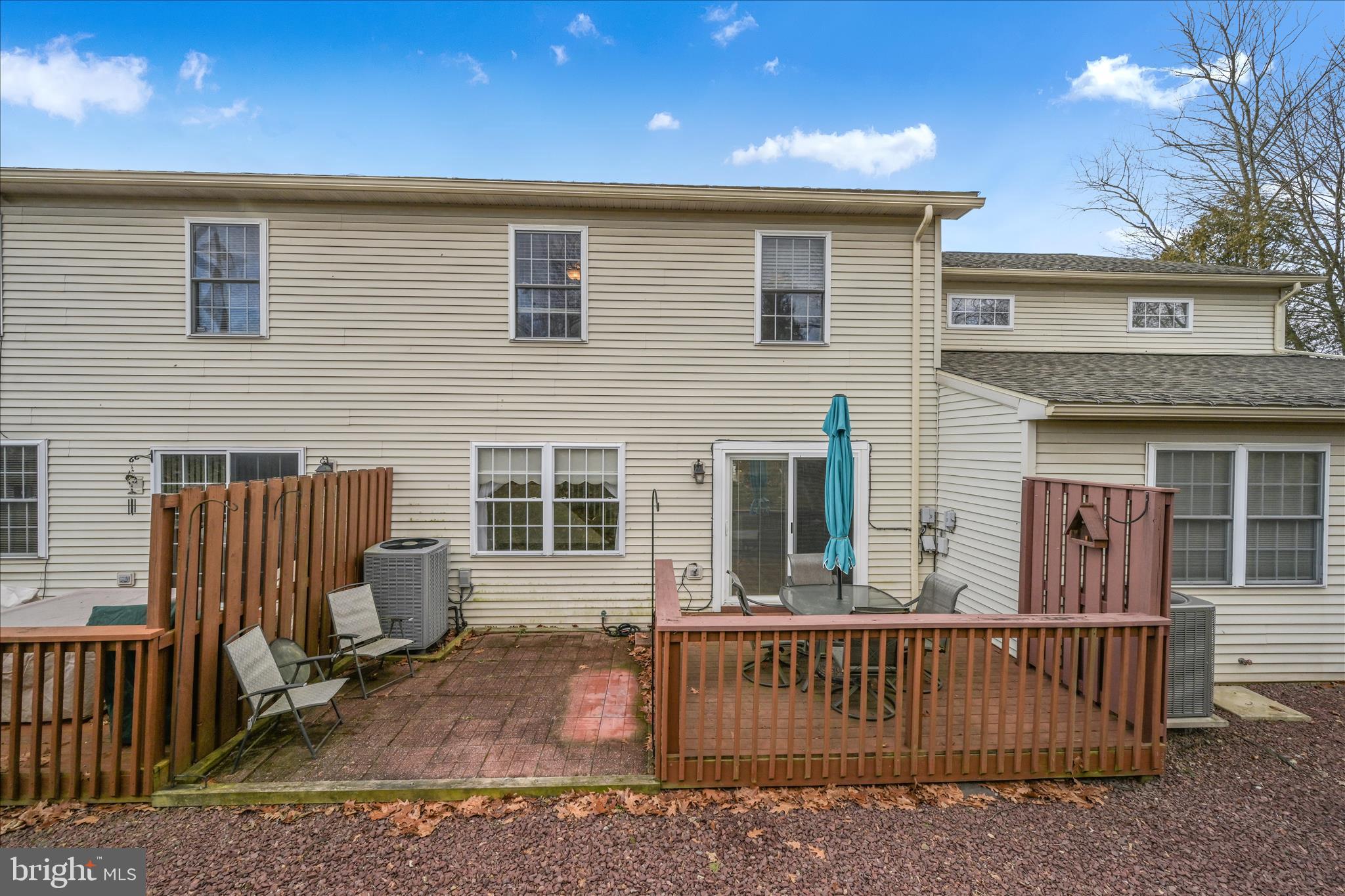 LANTERN GREEN - Residential