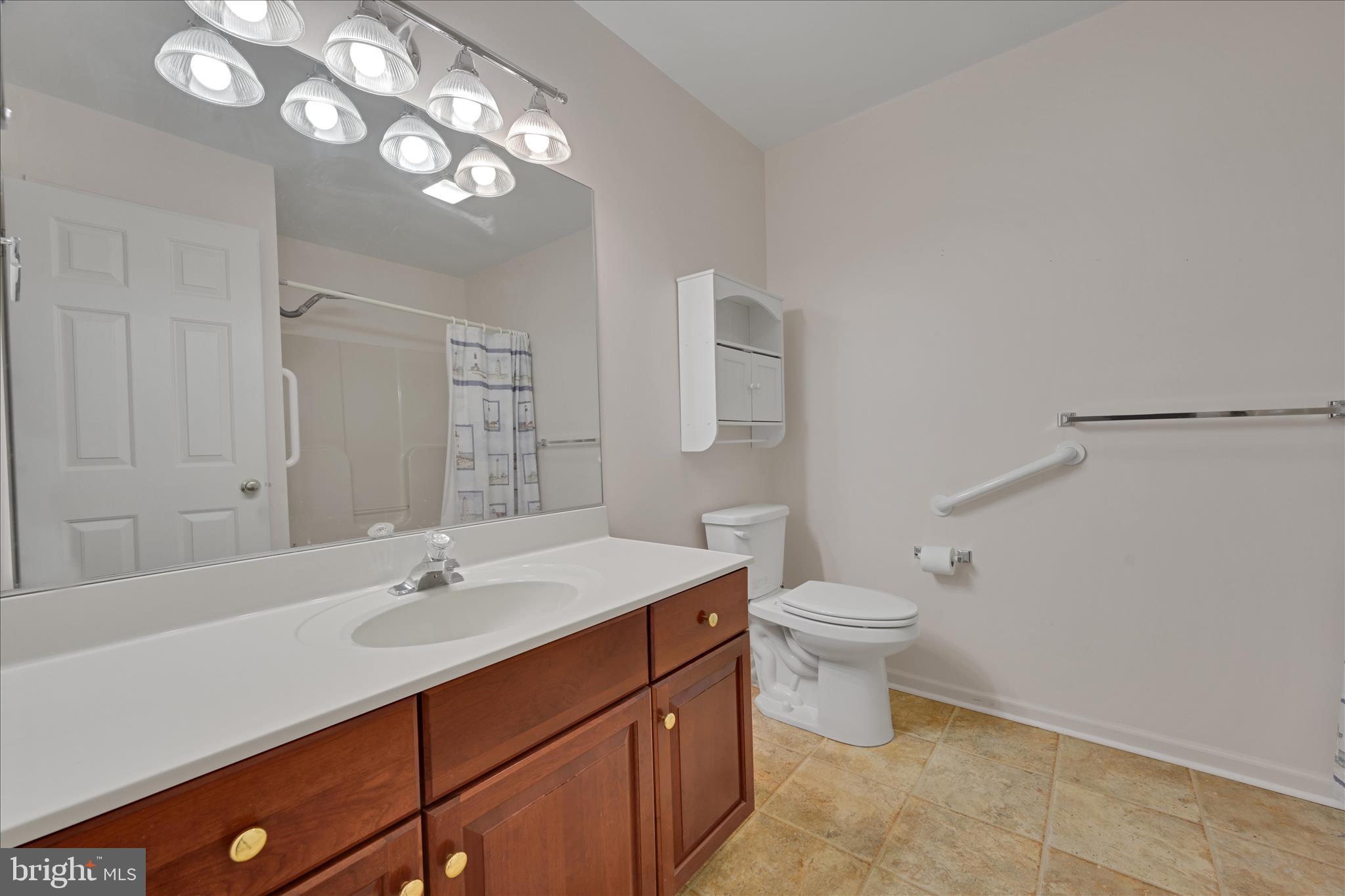 LANTERN GREEN - Residential