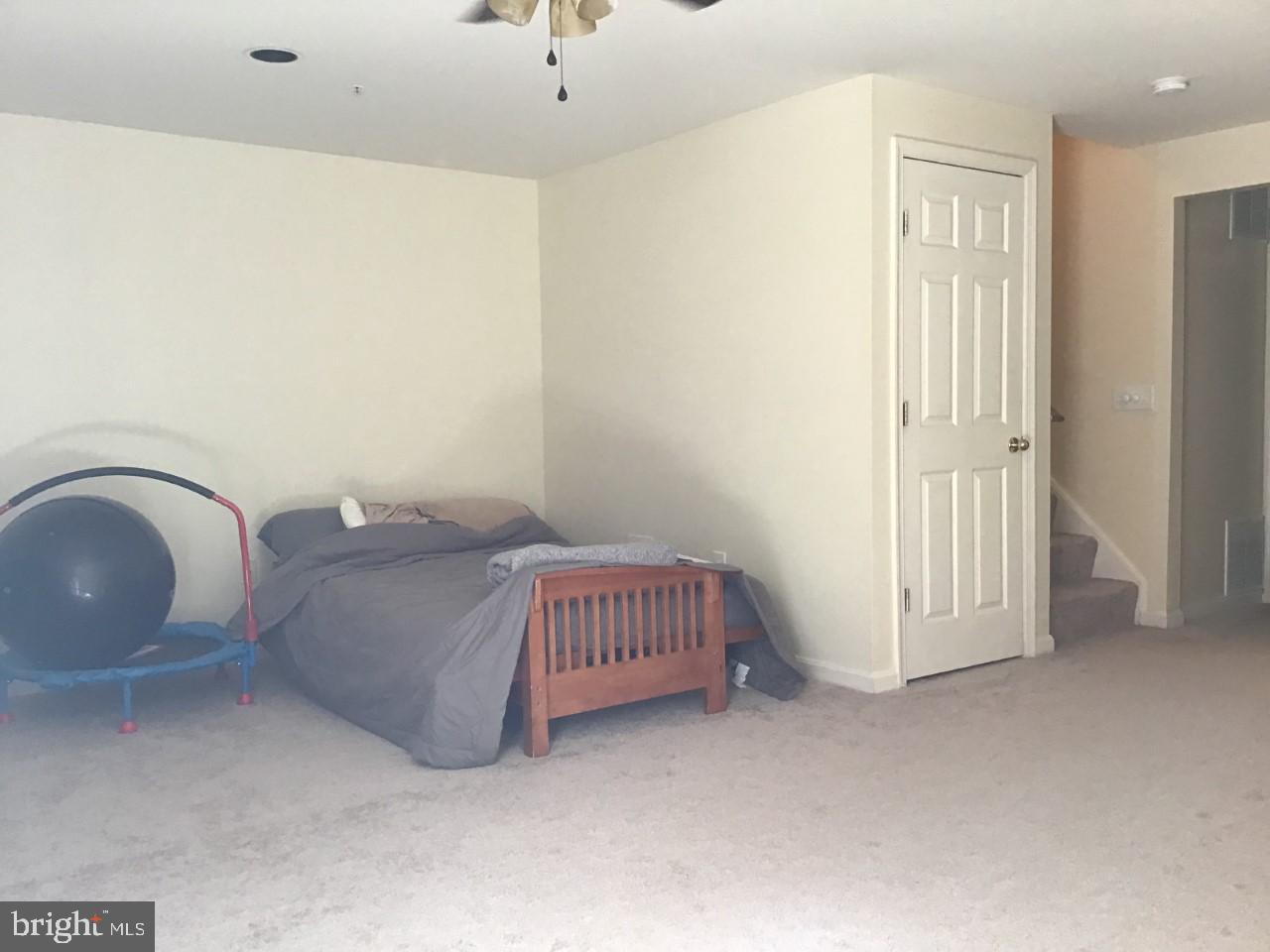 SEVEN OAKS - Residential