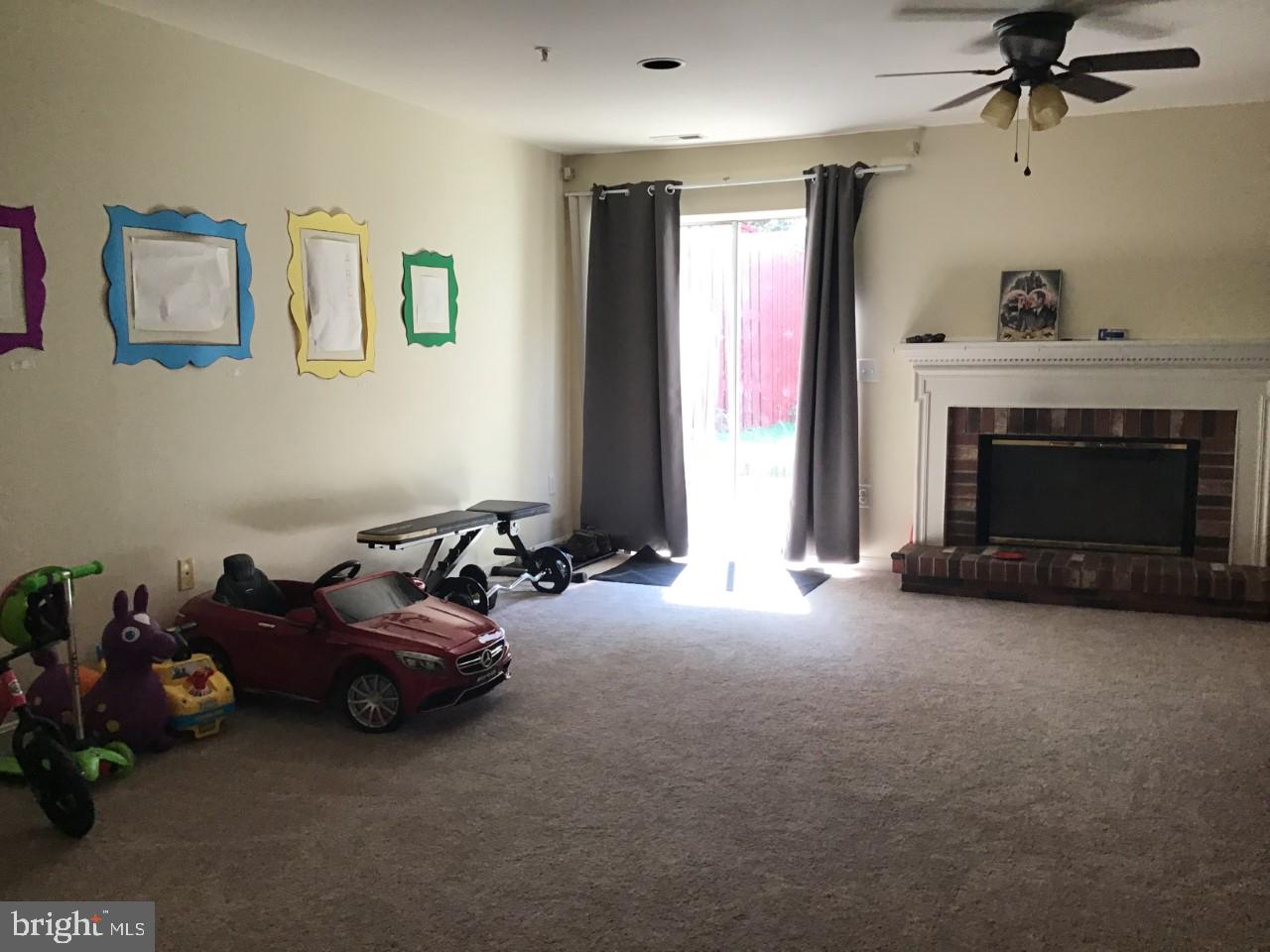 SEVEN OAKS - Residential