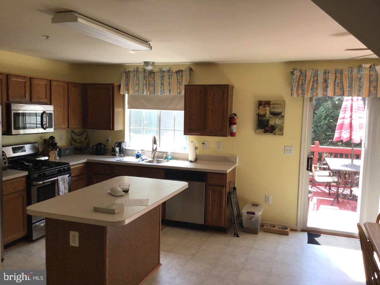 SEVEN OAKS - Residential