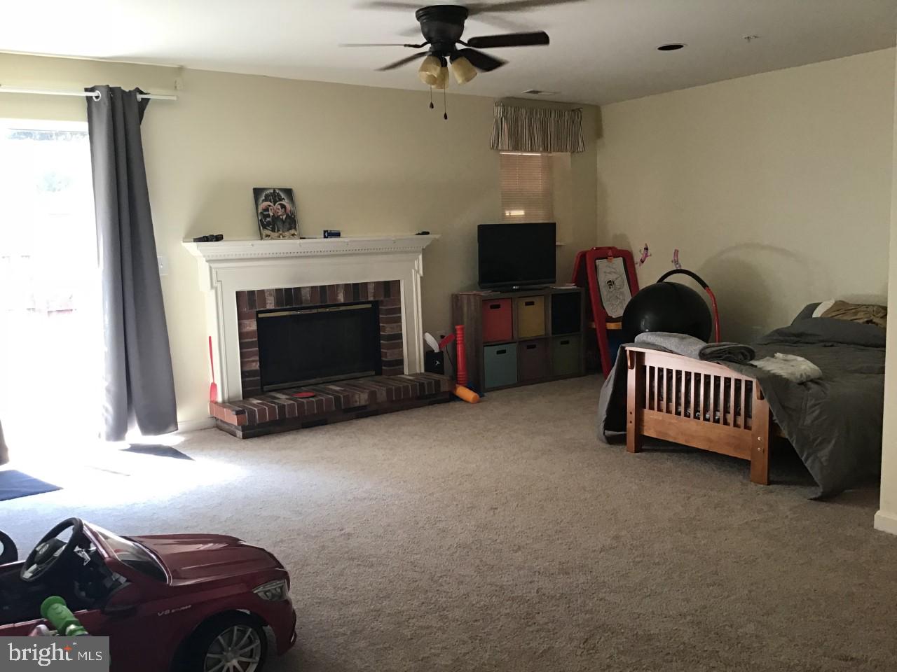 SEVEN OAKS - Residential