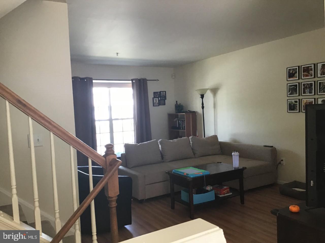 SEVEN OAKS - Residential