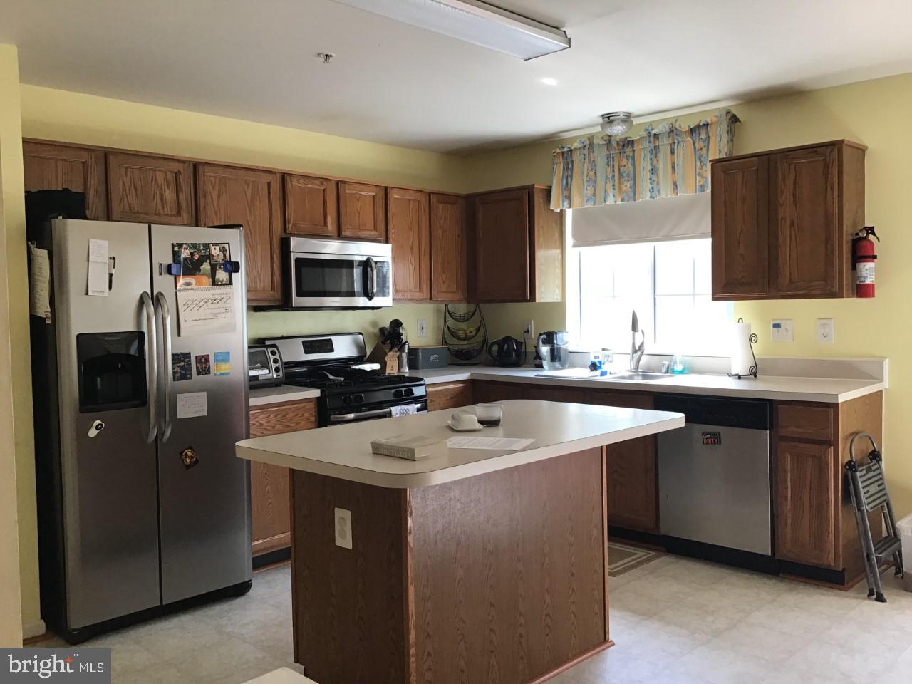 SEVEN OAKS - Residential