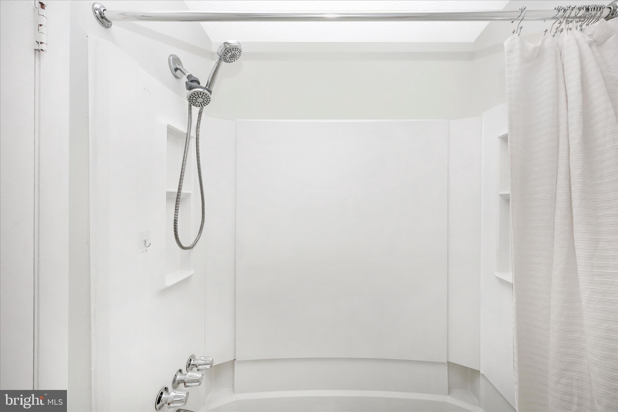 AMBERTOWNE - Residential