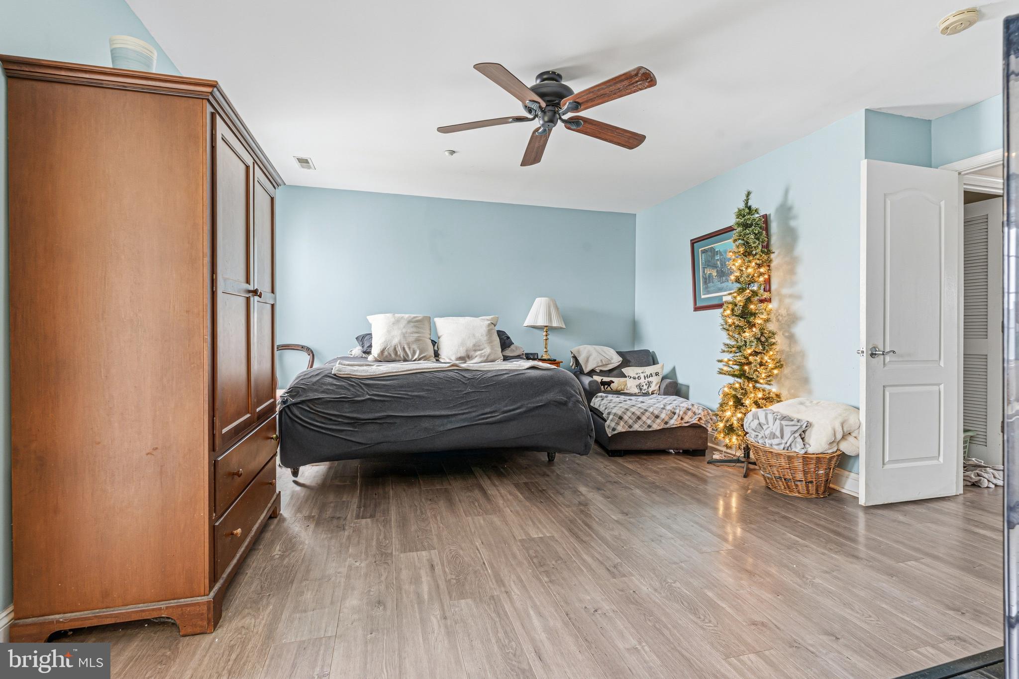 EMERALD HILLS - Residential