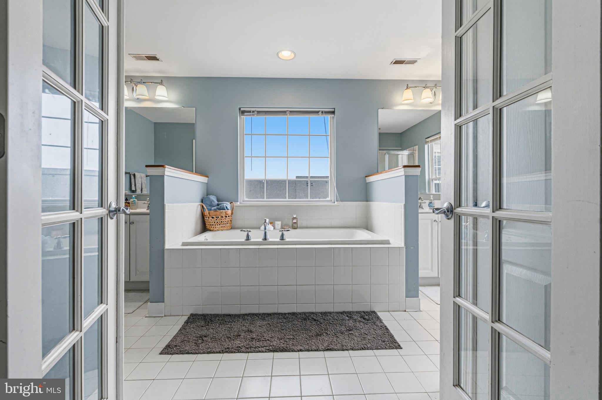 EMERALD HILLS - Residential