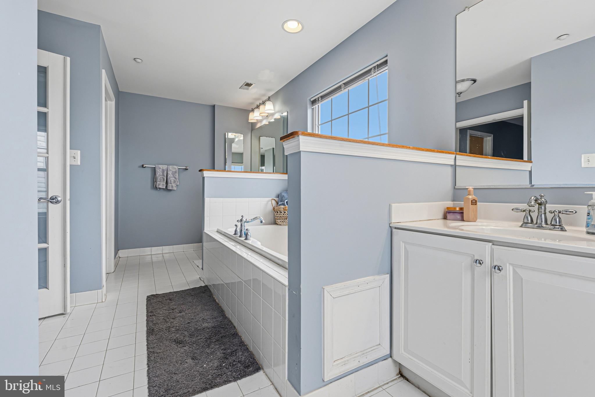 EMERALD HILLS - Residential