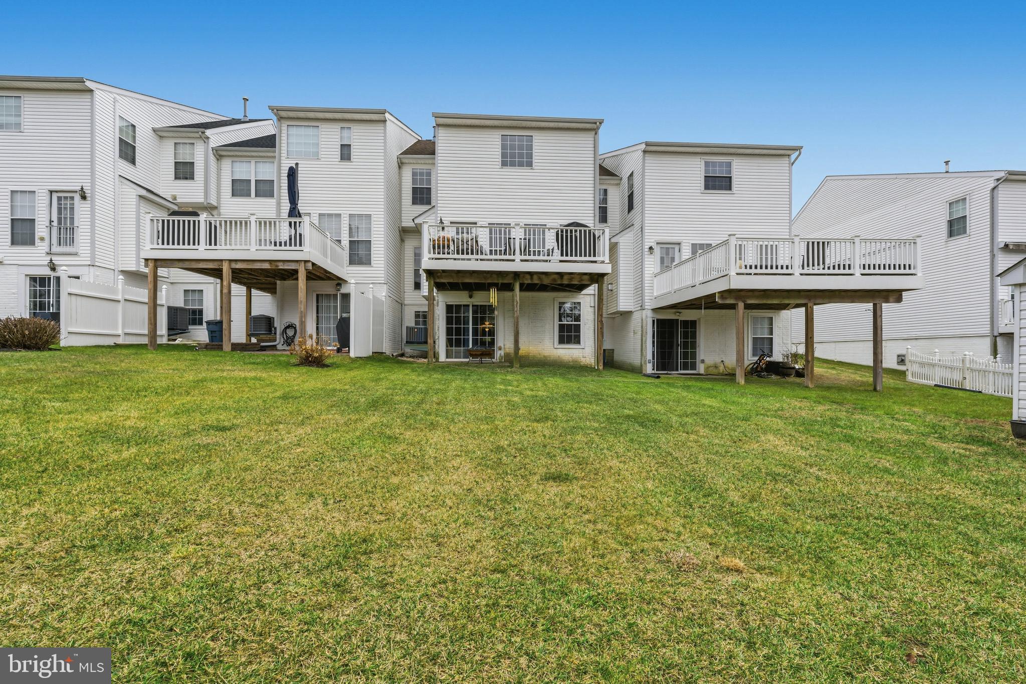 EMERALD HILLS - Residential