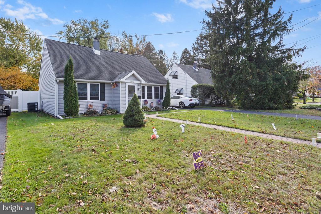 Photo of 209 Eaton Ave, HAMILTON, NJ 08619 (MLS # NJME2067620)