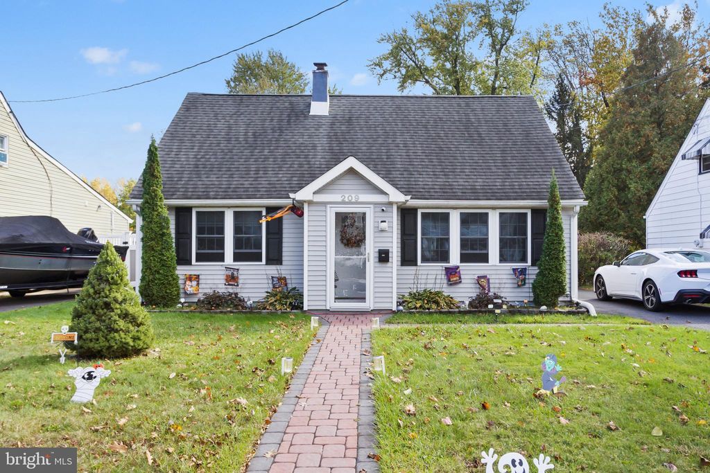 Photo of 209 Eaton Ave, HAMILTON, NJ 08619 (MLS # NJME2067620)