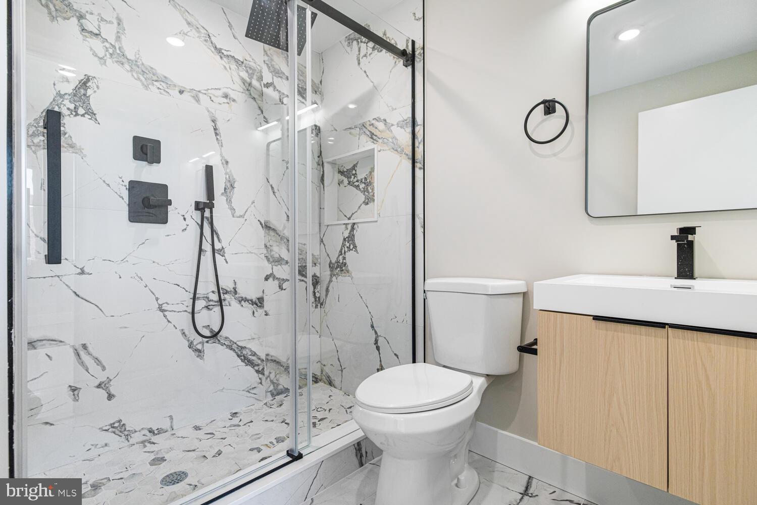 PORT RICHMOND - Residential Income