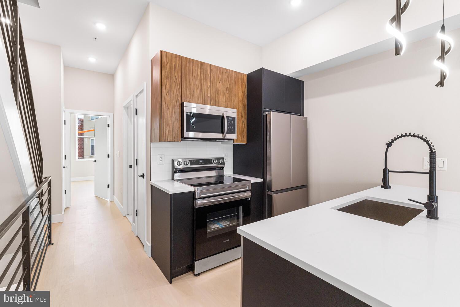 PORT RICHMOND - Residential Income