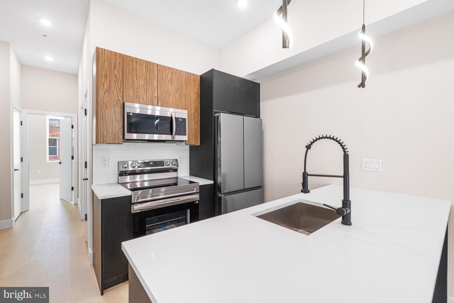 PORT RICHMOND - Residential Income