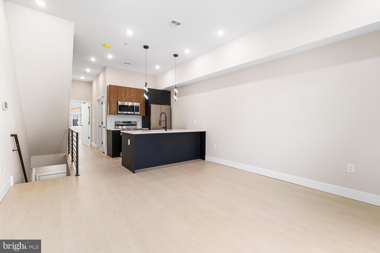 PORT RICHMOND - Residential Income