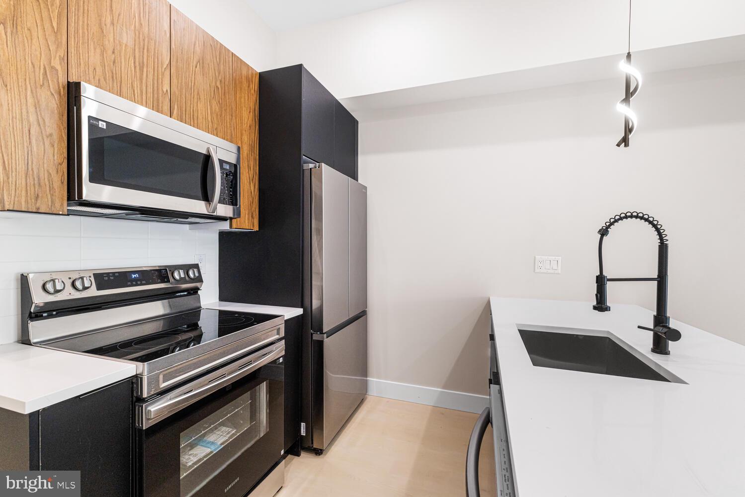 PORT RICHMOND - Residential Income