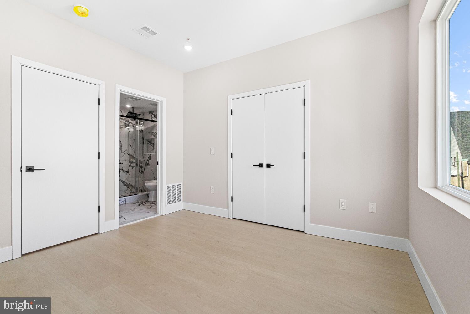 PORT RICHMOND - Residential Income