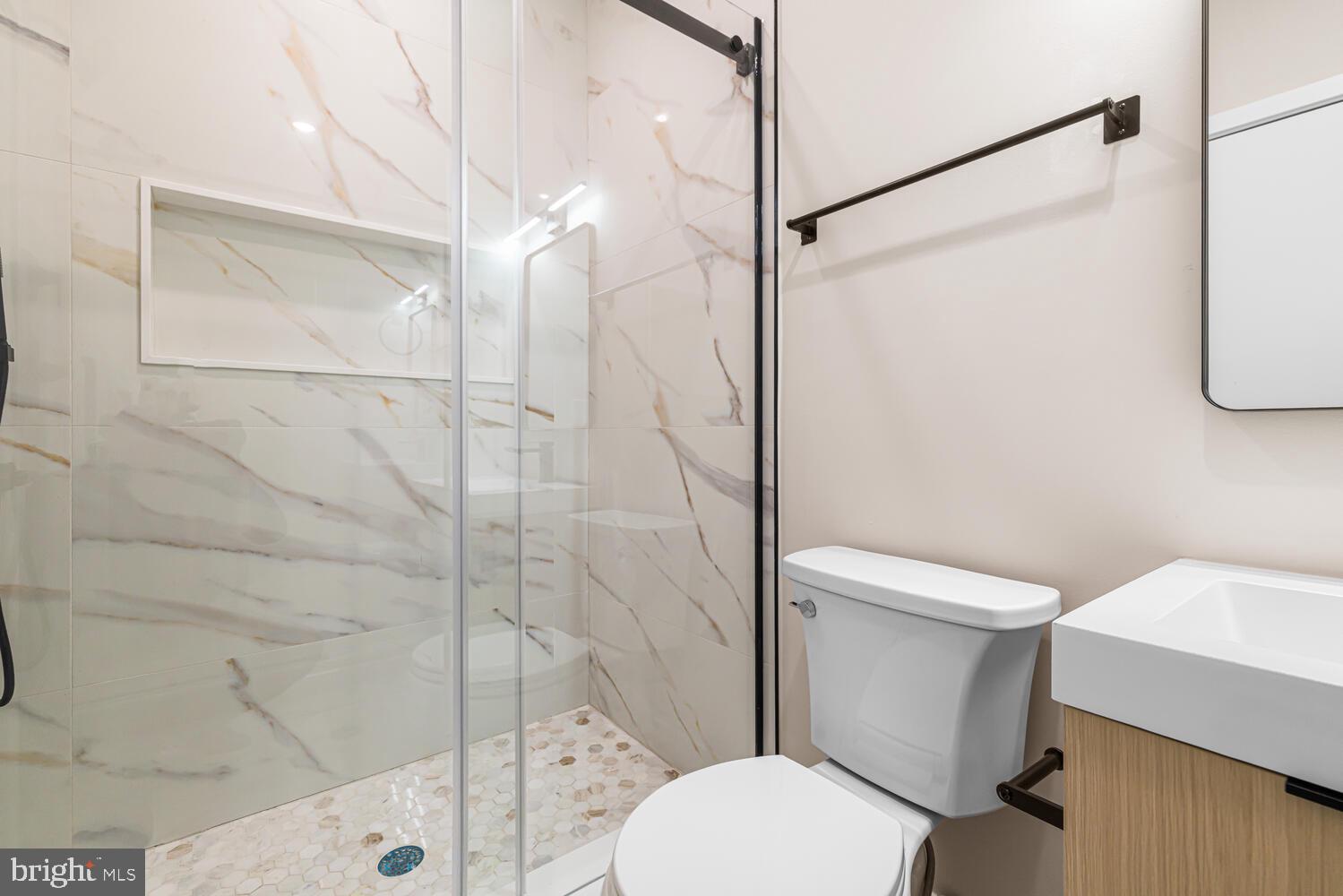 PORT RICHMOND - Residential Income