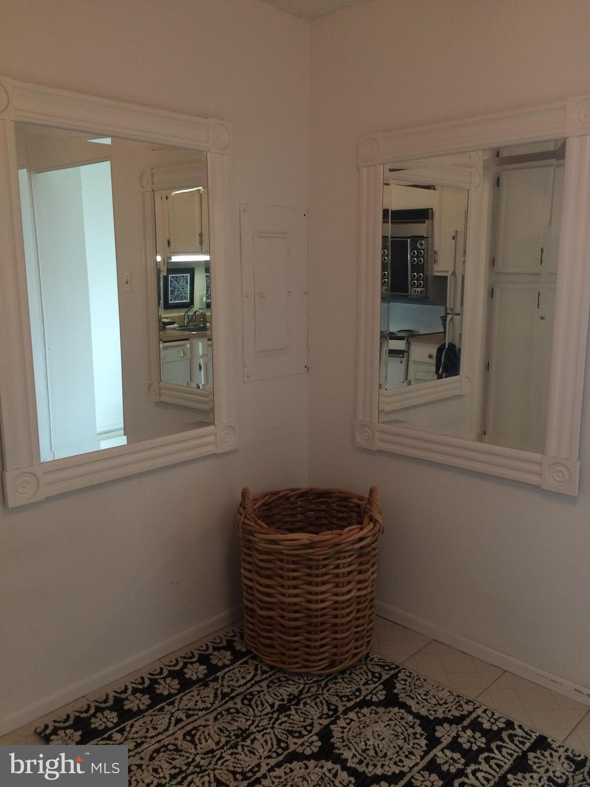 MCLEAN HOUSE - Residential