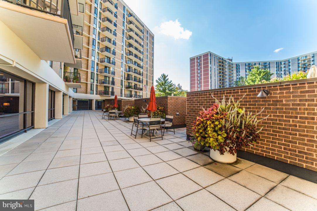 MCLEAN HOUSE - Residential