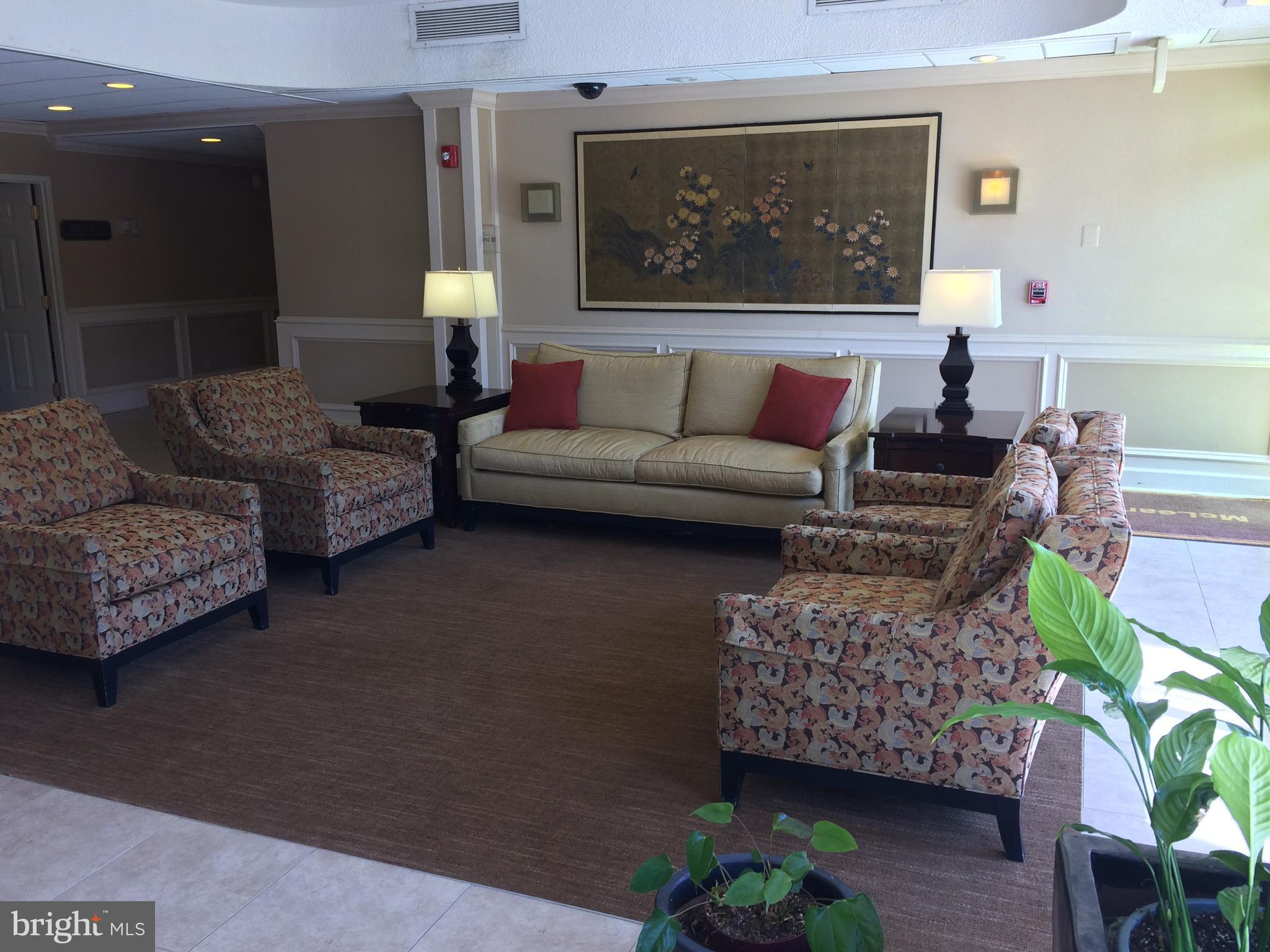 MCLEAN HOUSE - Residential