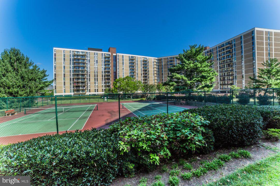 MCLEAN HOUSE - Residential