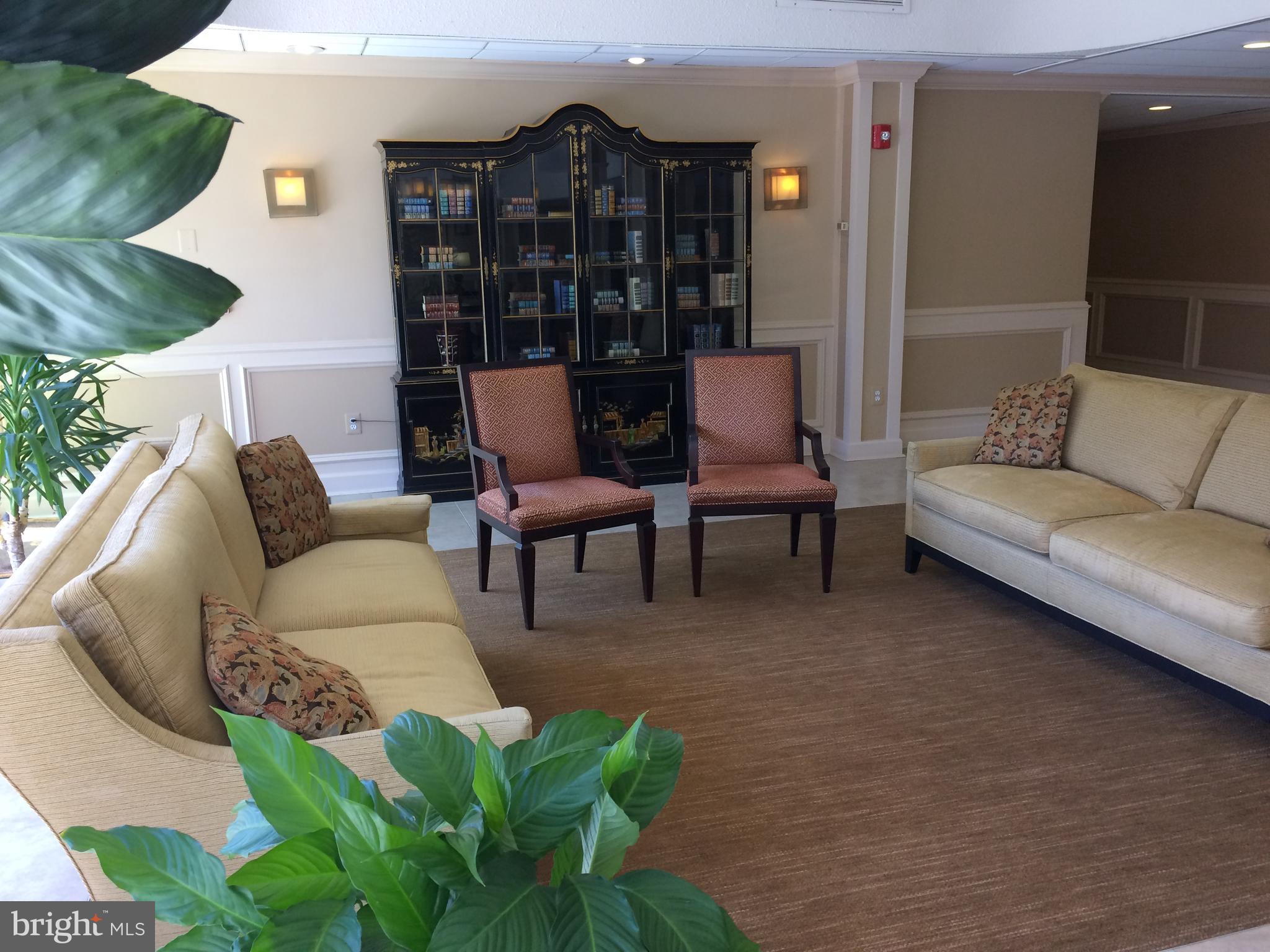 MCLEAN HOUSE - Residential