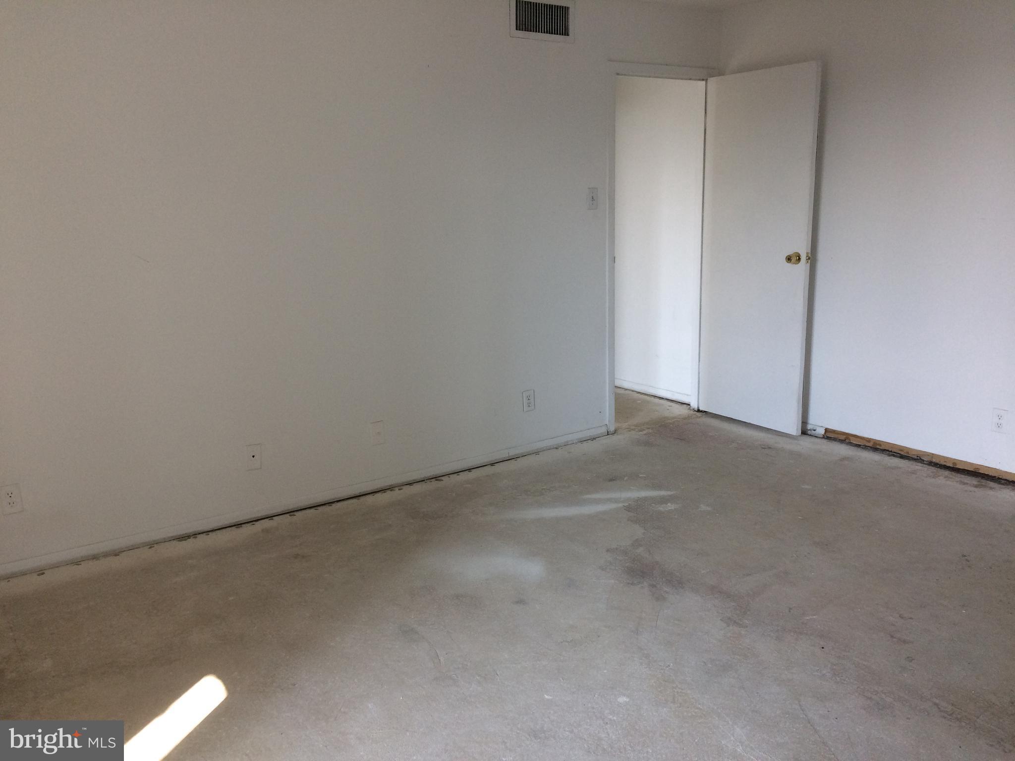 MCLEAN HOUSE - Residential