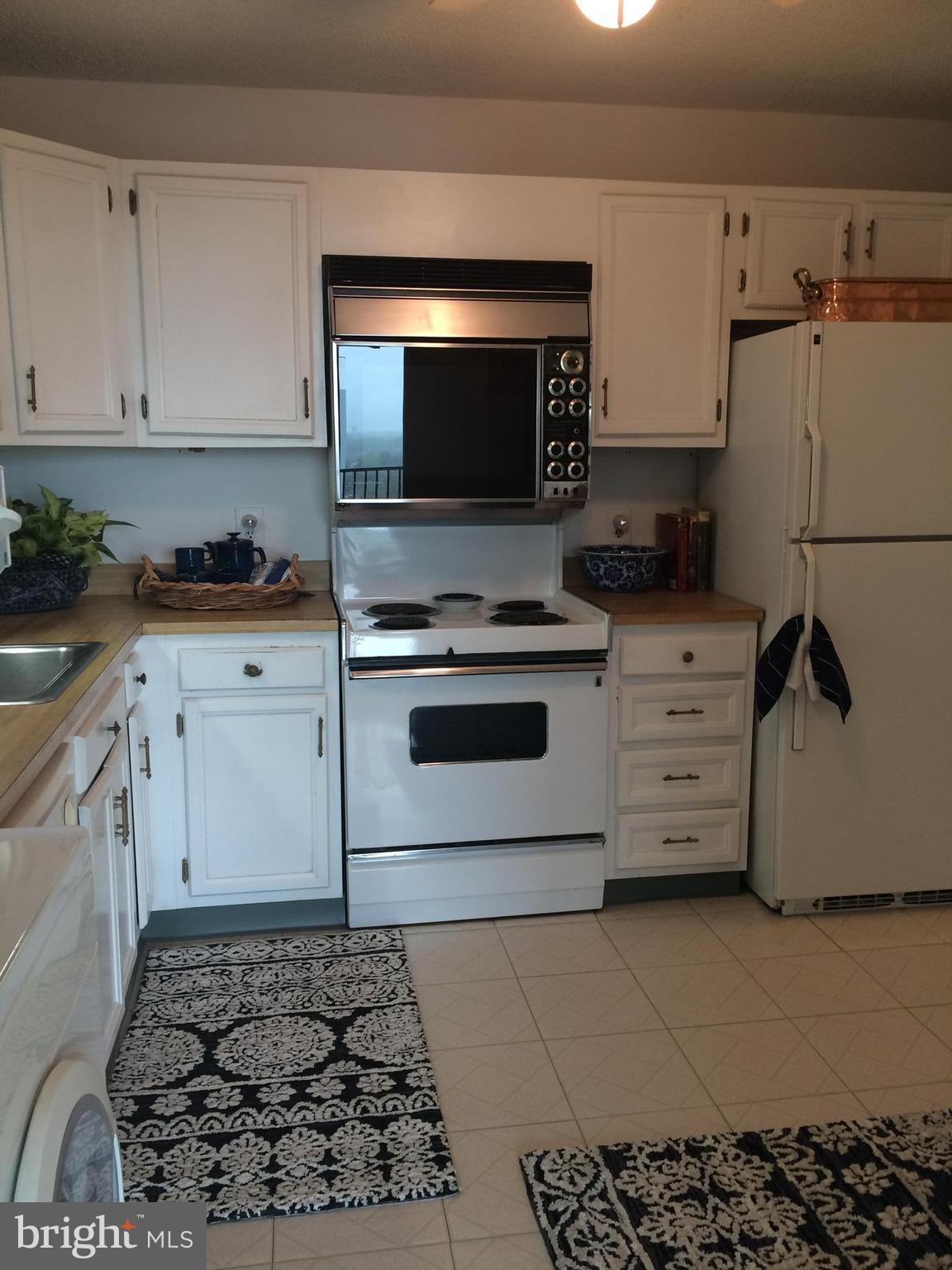 MCLEAN HOUSE - Residential