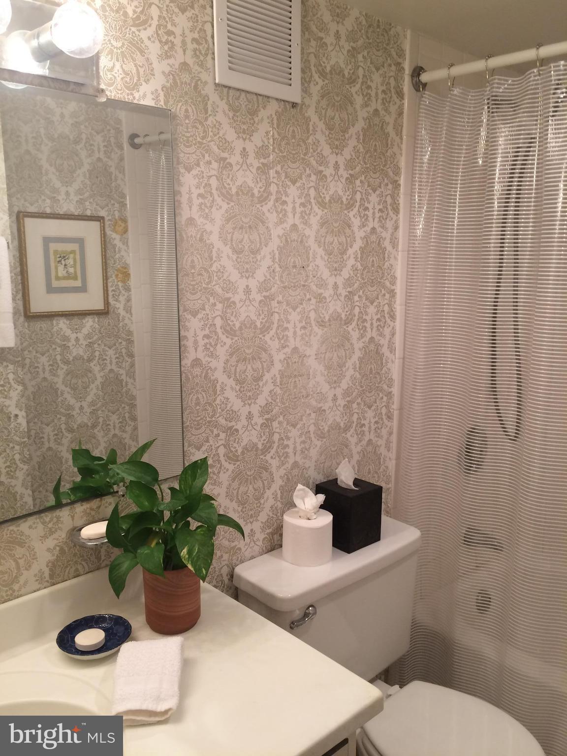 MCLEAN HOUSE - Residential