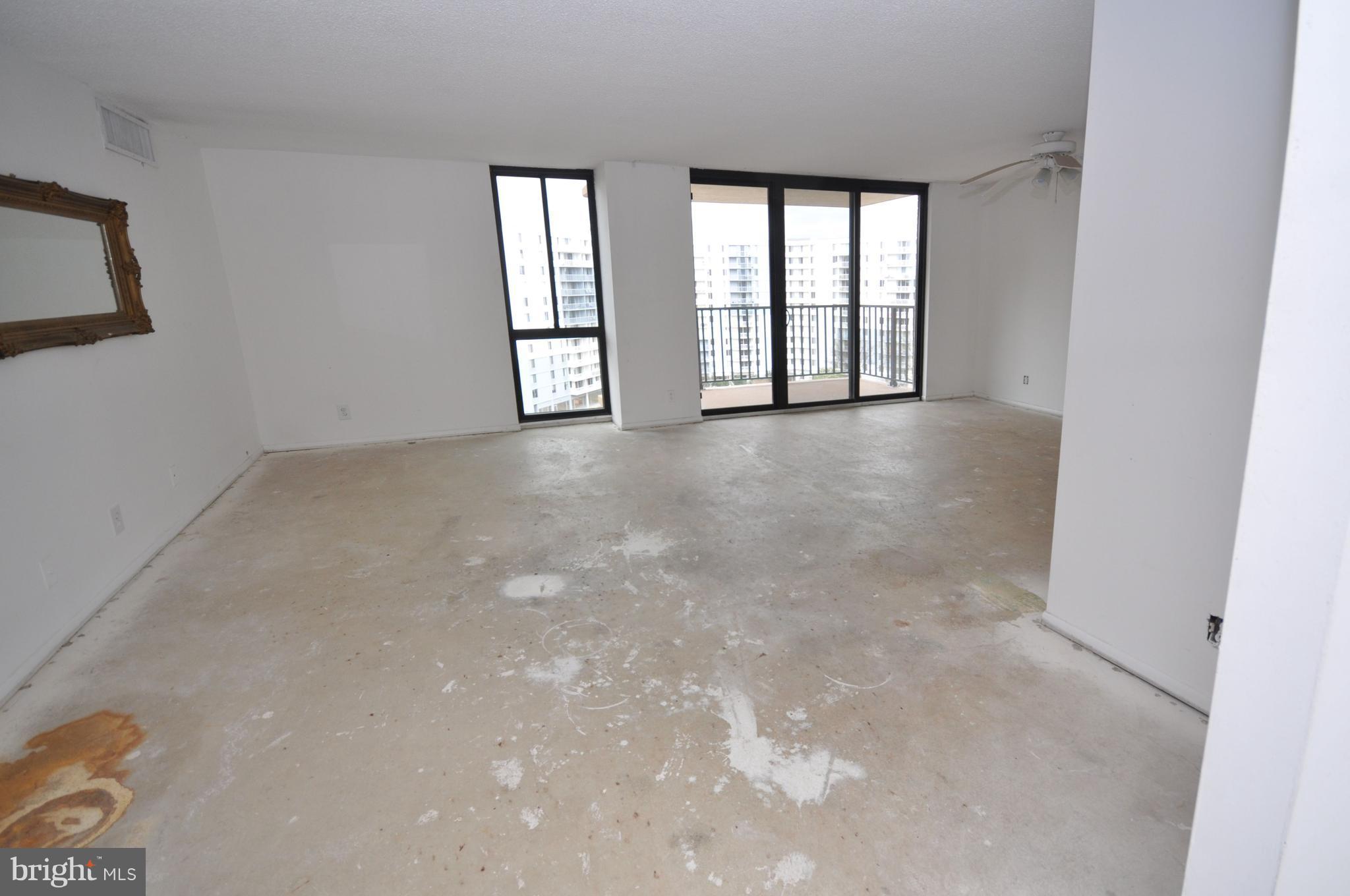 MCLEAN HOUSE - Residential