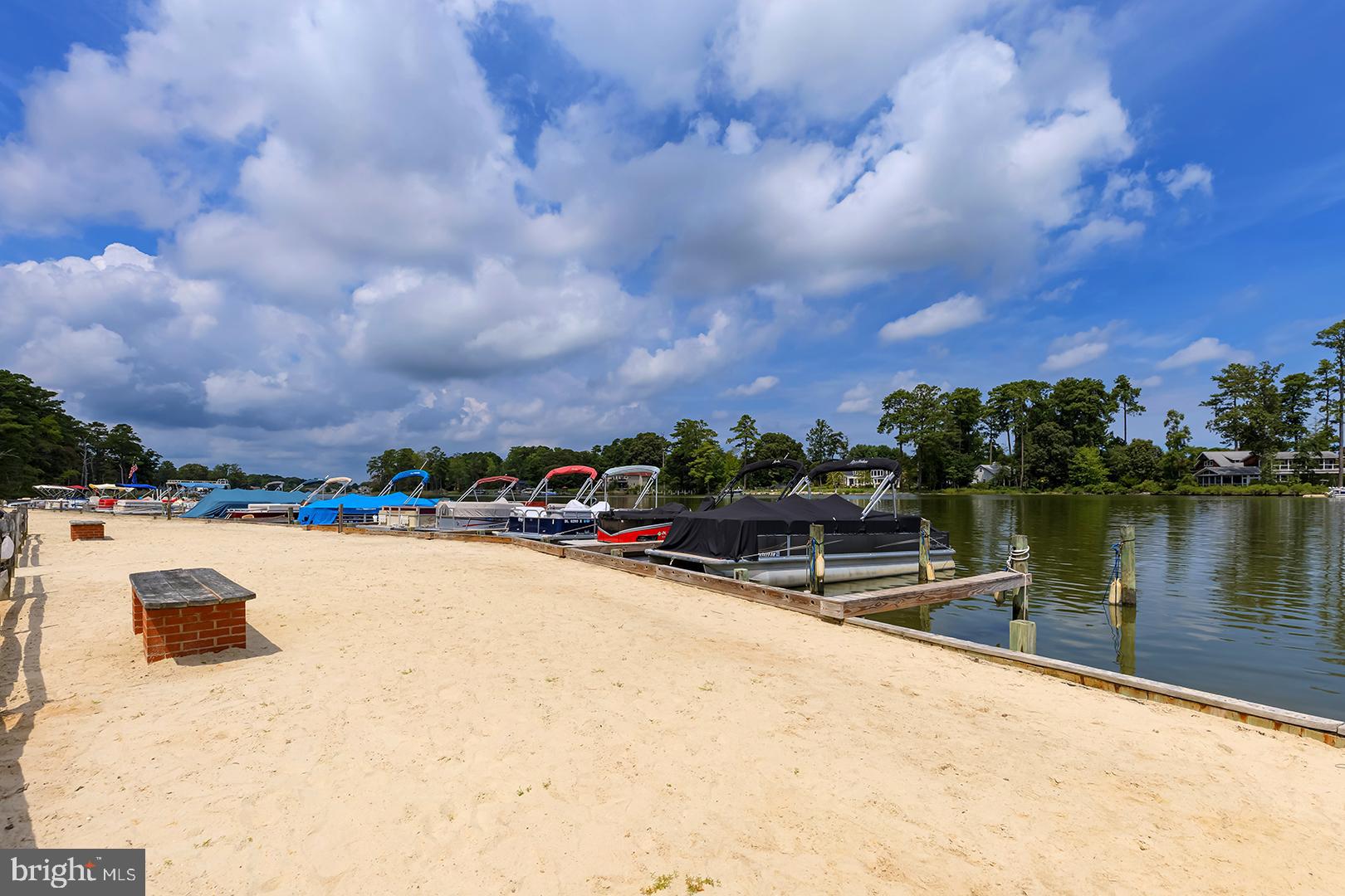 SHAWNS HIDEAWAY - Residential