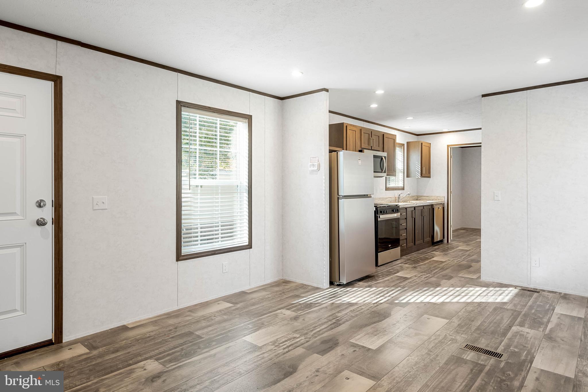 24494 BLUE BOULEVARD