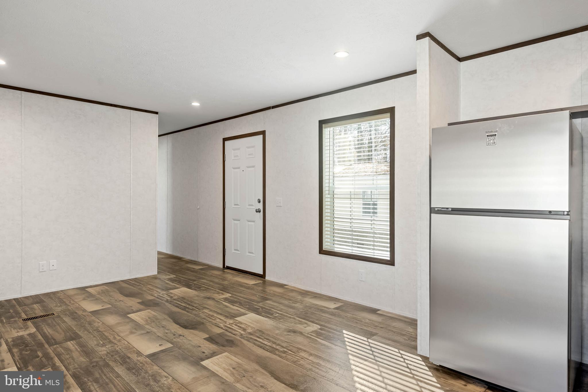 24494 BLUE BOULEVARD