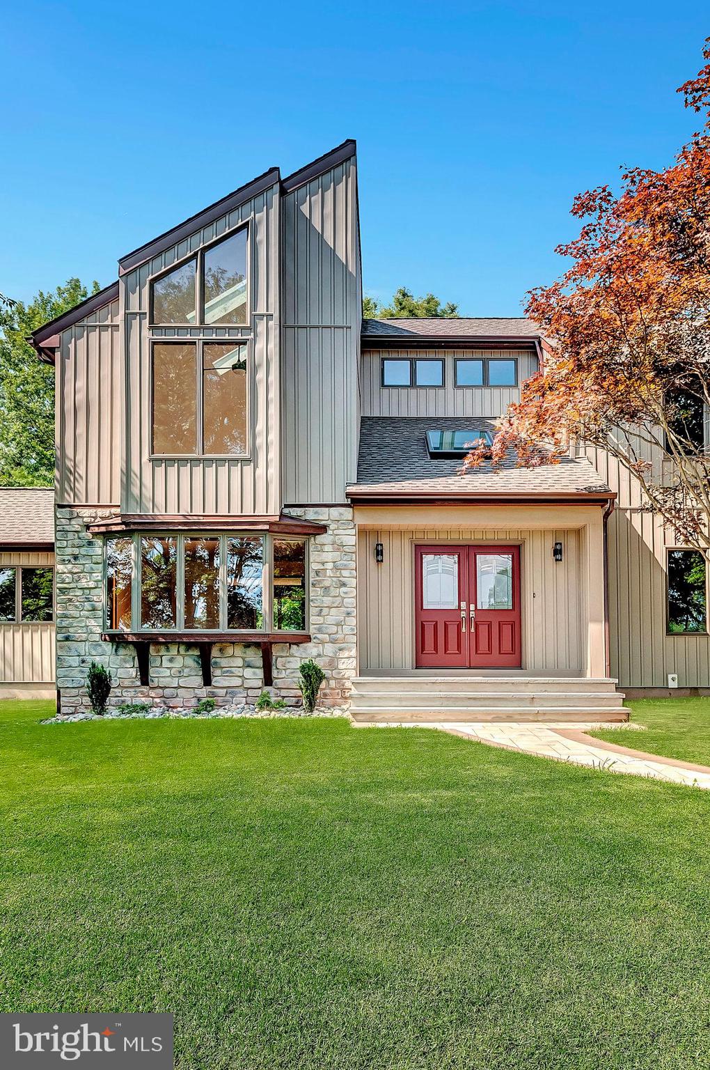 16 DORLAND FARM COURT