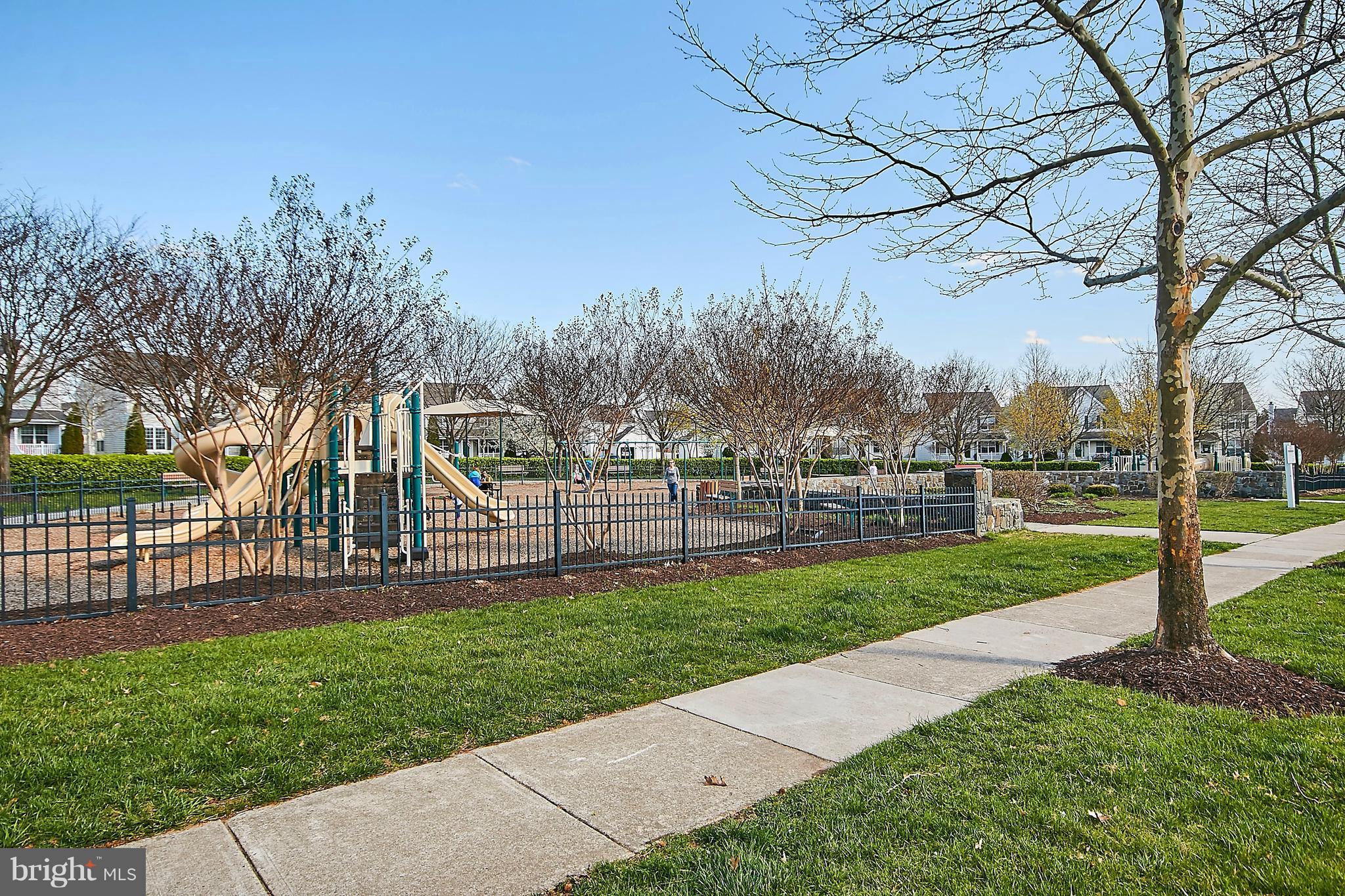 SOUTH RIDING - Residential