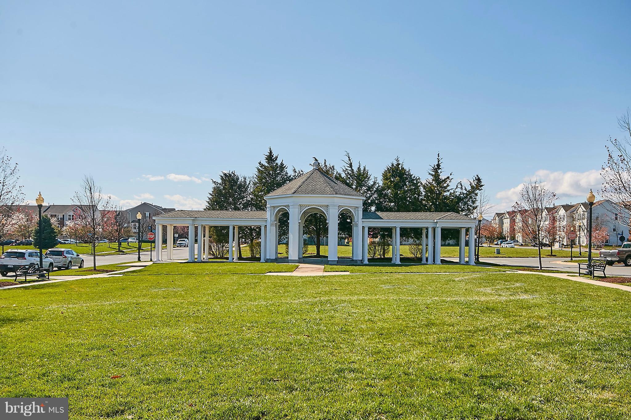 SOUTH RIDING - Residential