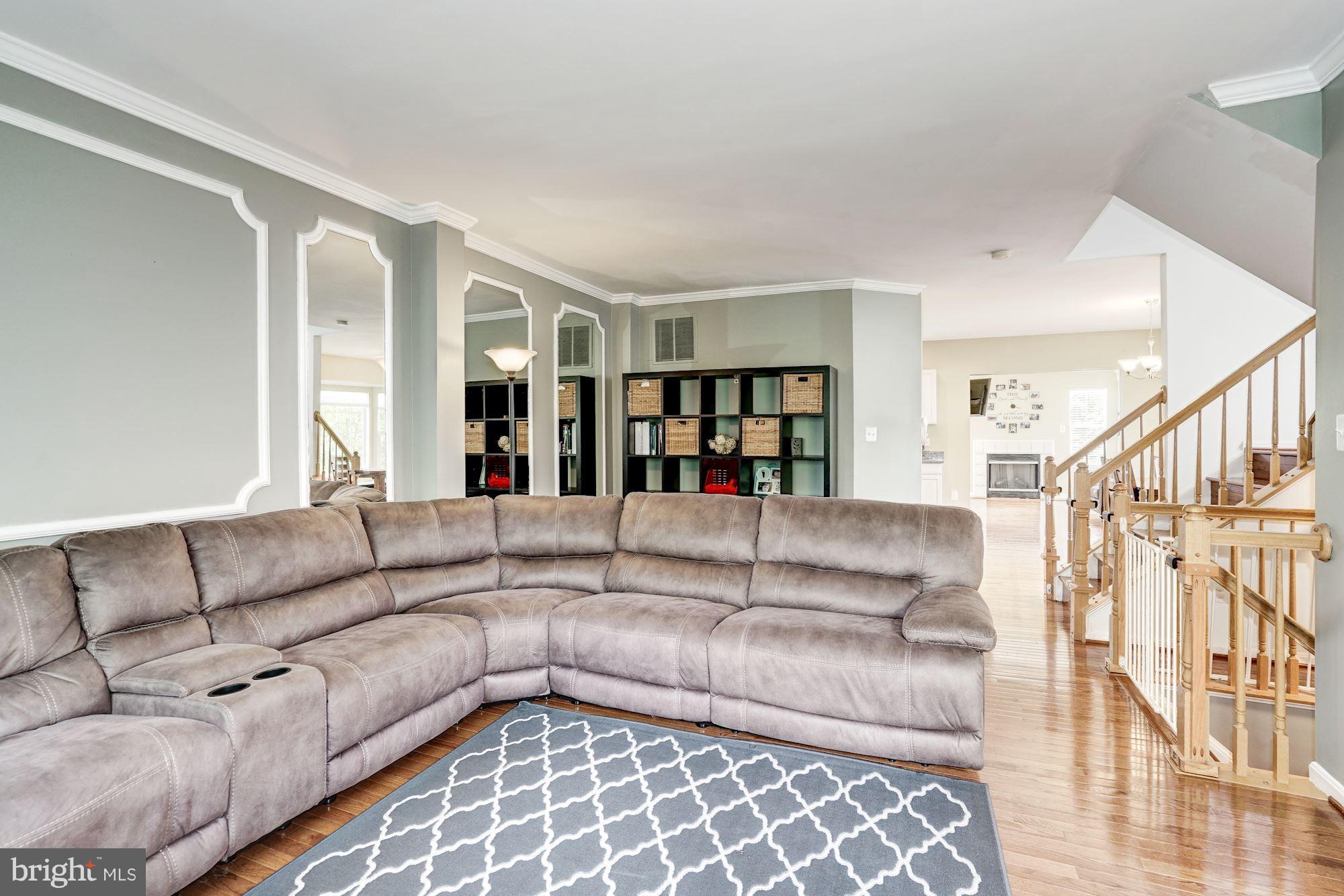 SOUTH RIDING - Residential