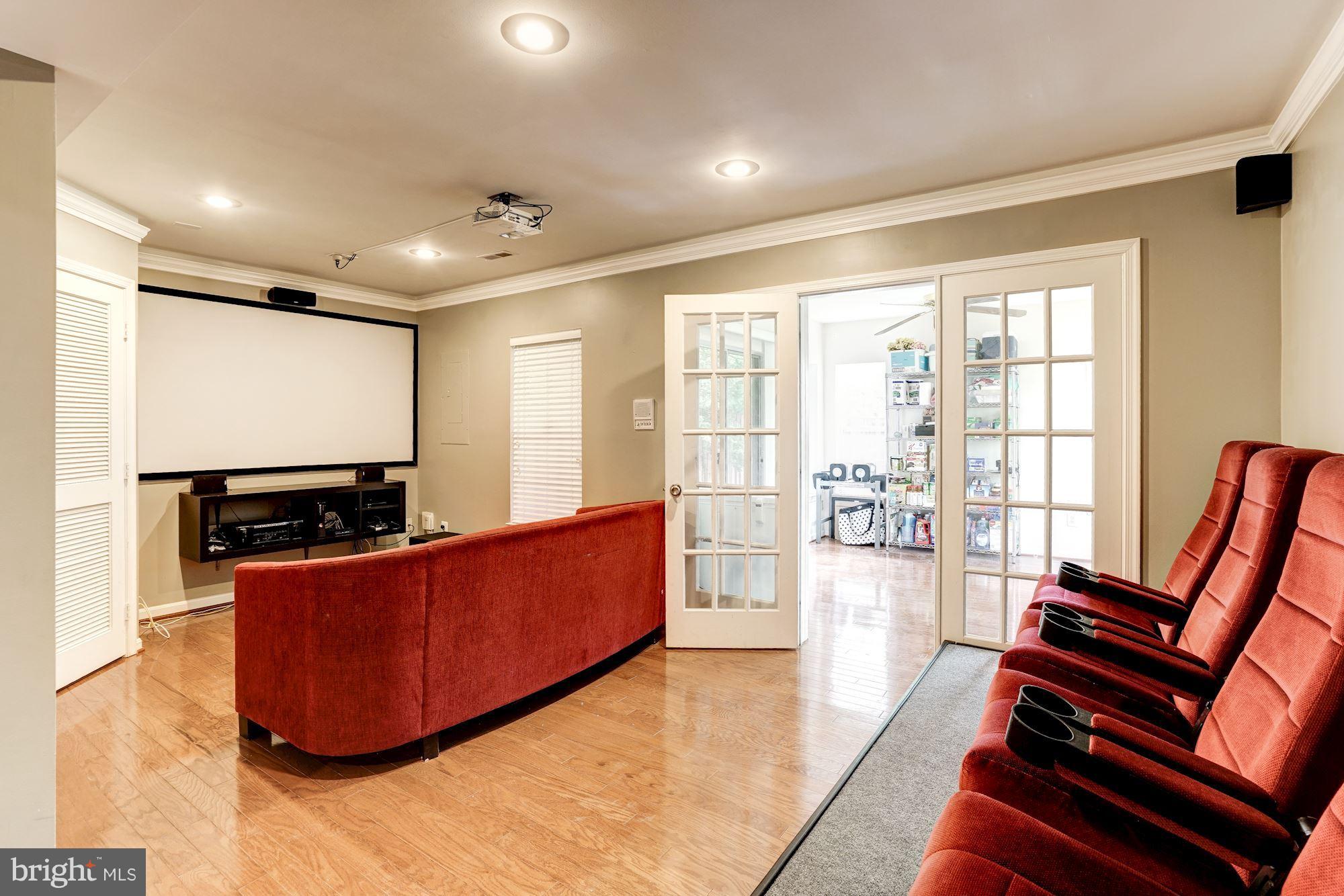 SOUTH RIDING - Residential