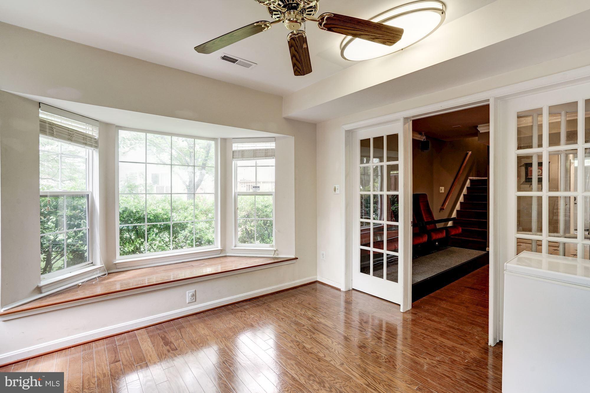 SOUTH RIDING - Residential