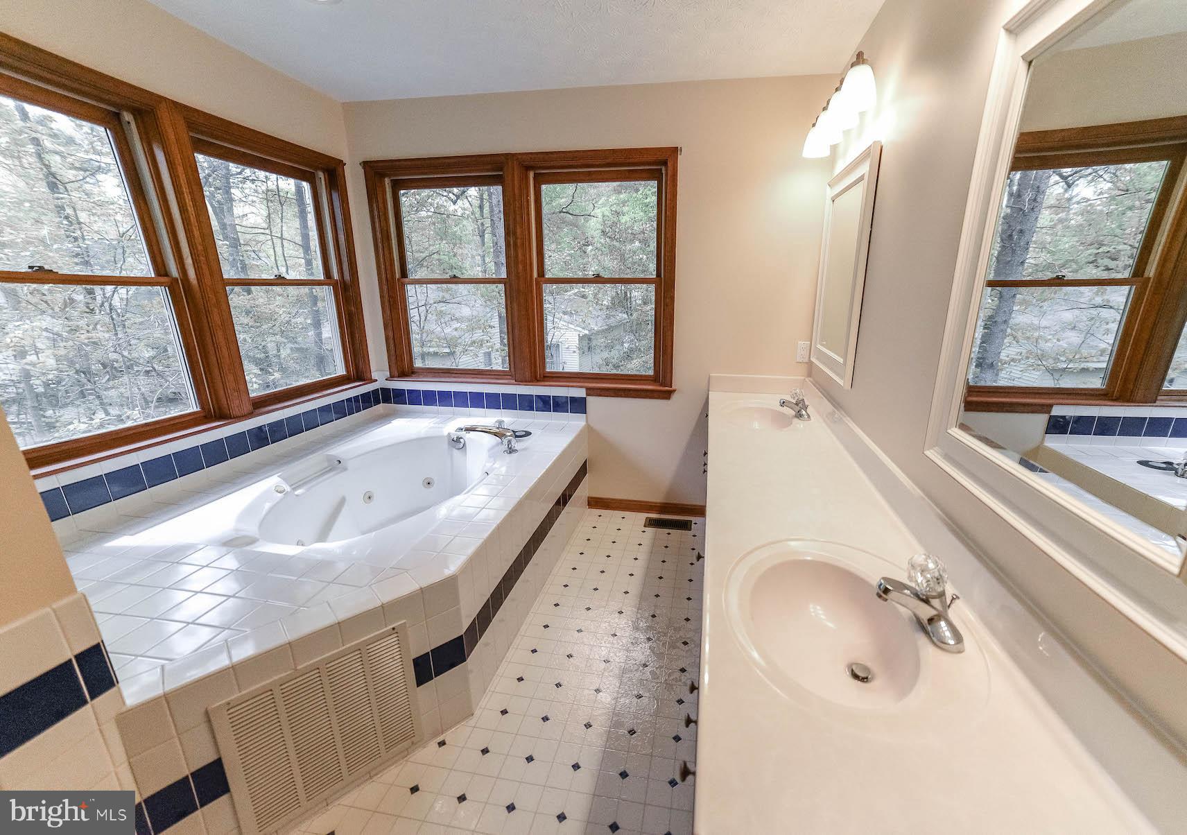 SYCAMORE HOLLOW OF WLDWD - Residential