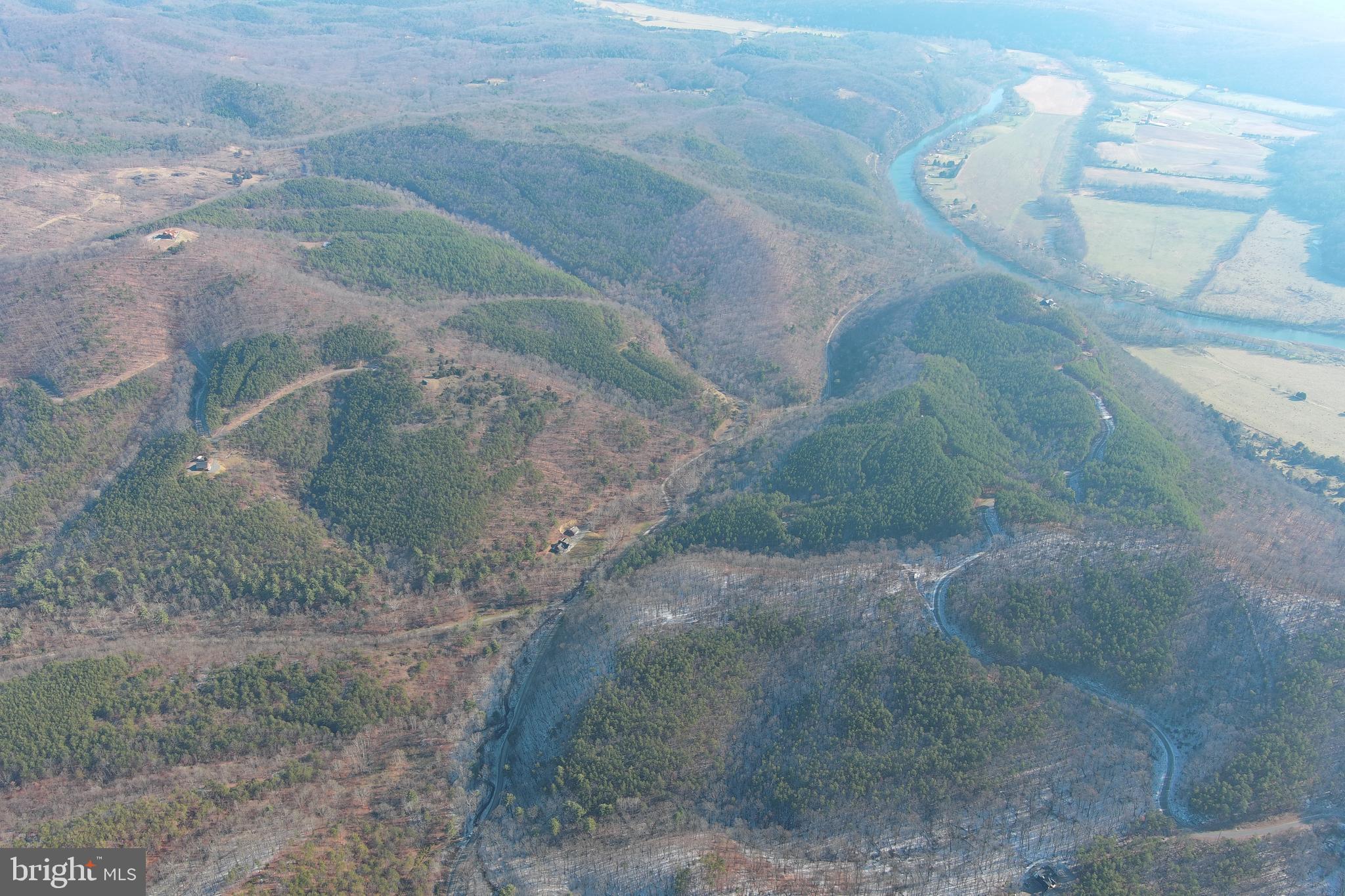 BLUFFS ON THE POTOMAC - Land