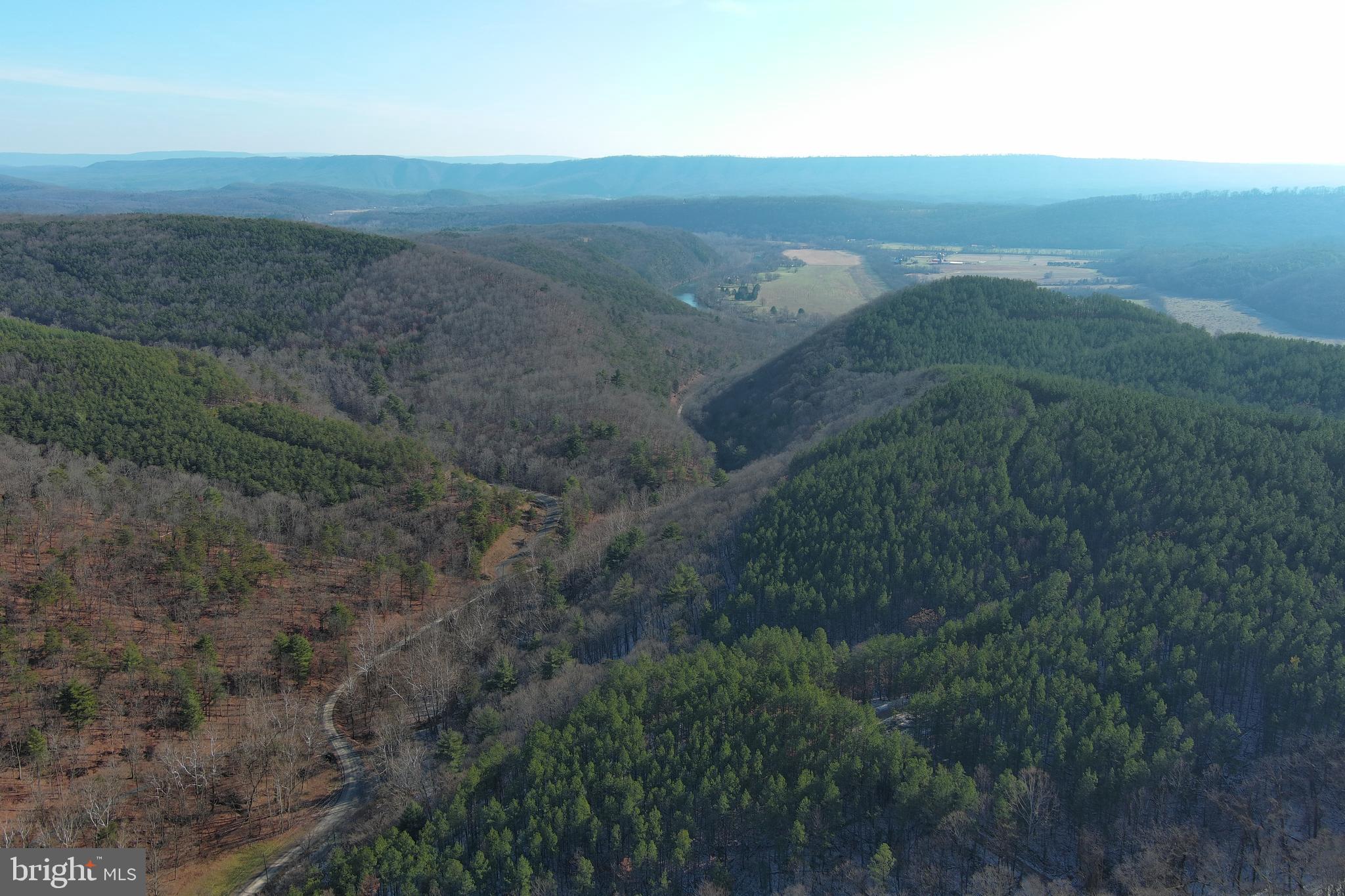 BLUFFS ON THE POTOMAC - Land