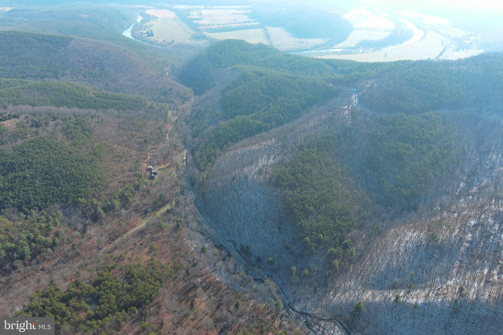 BLUFFS ON THE POTOMAC - Land