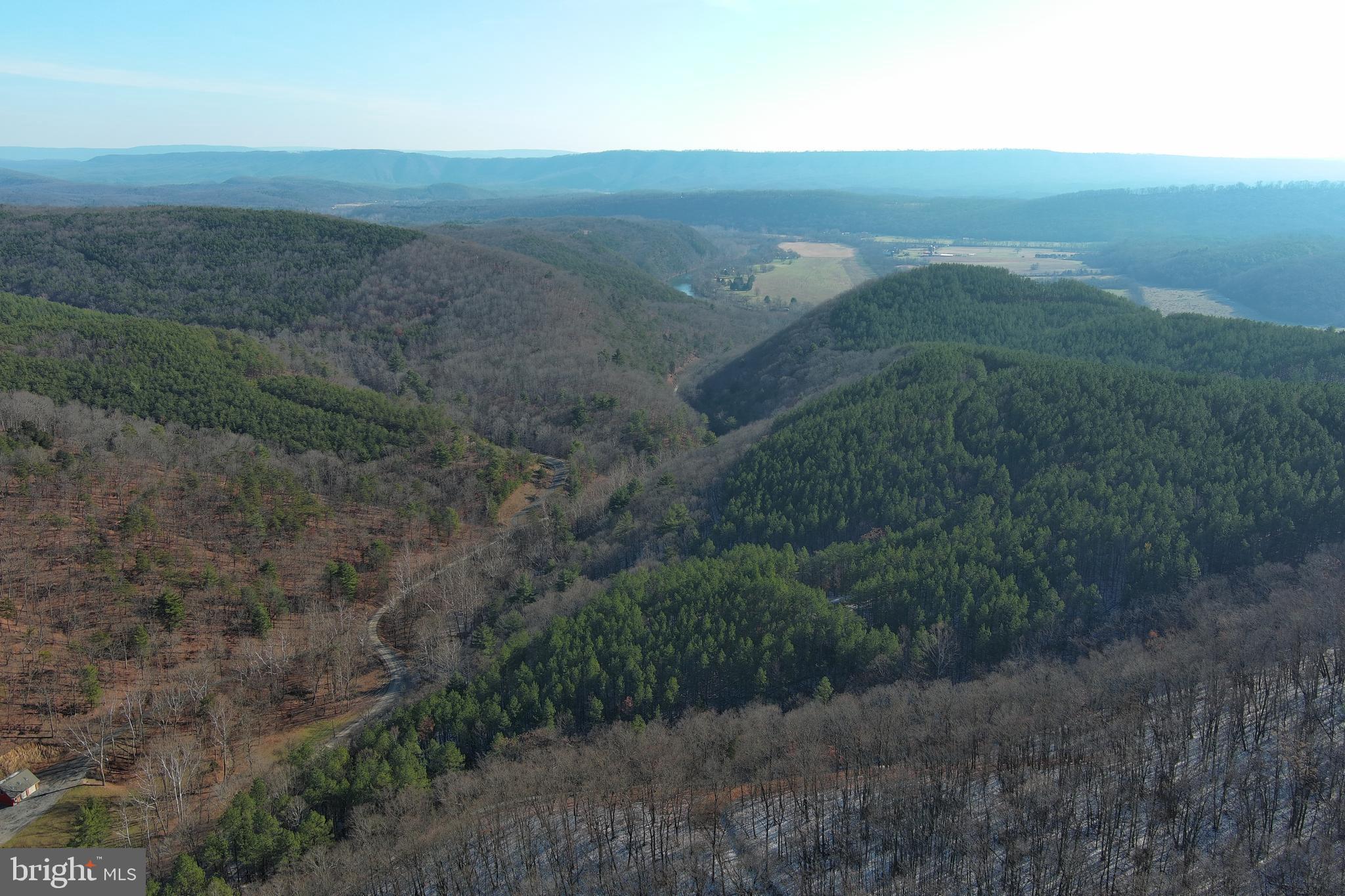 BLUFFS ON THE POTOMAC - Land