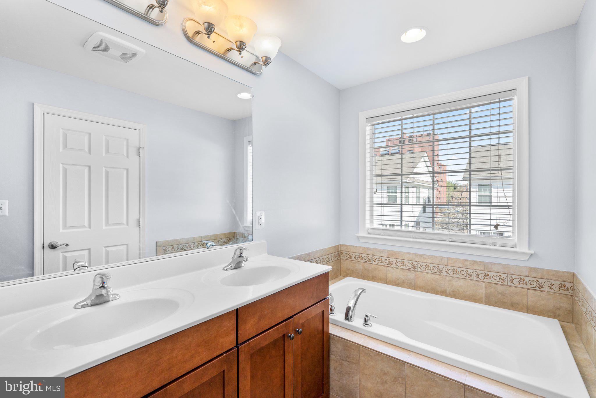 CAMDEN CROSSING - Residential